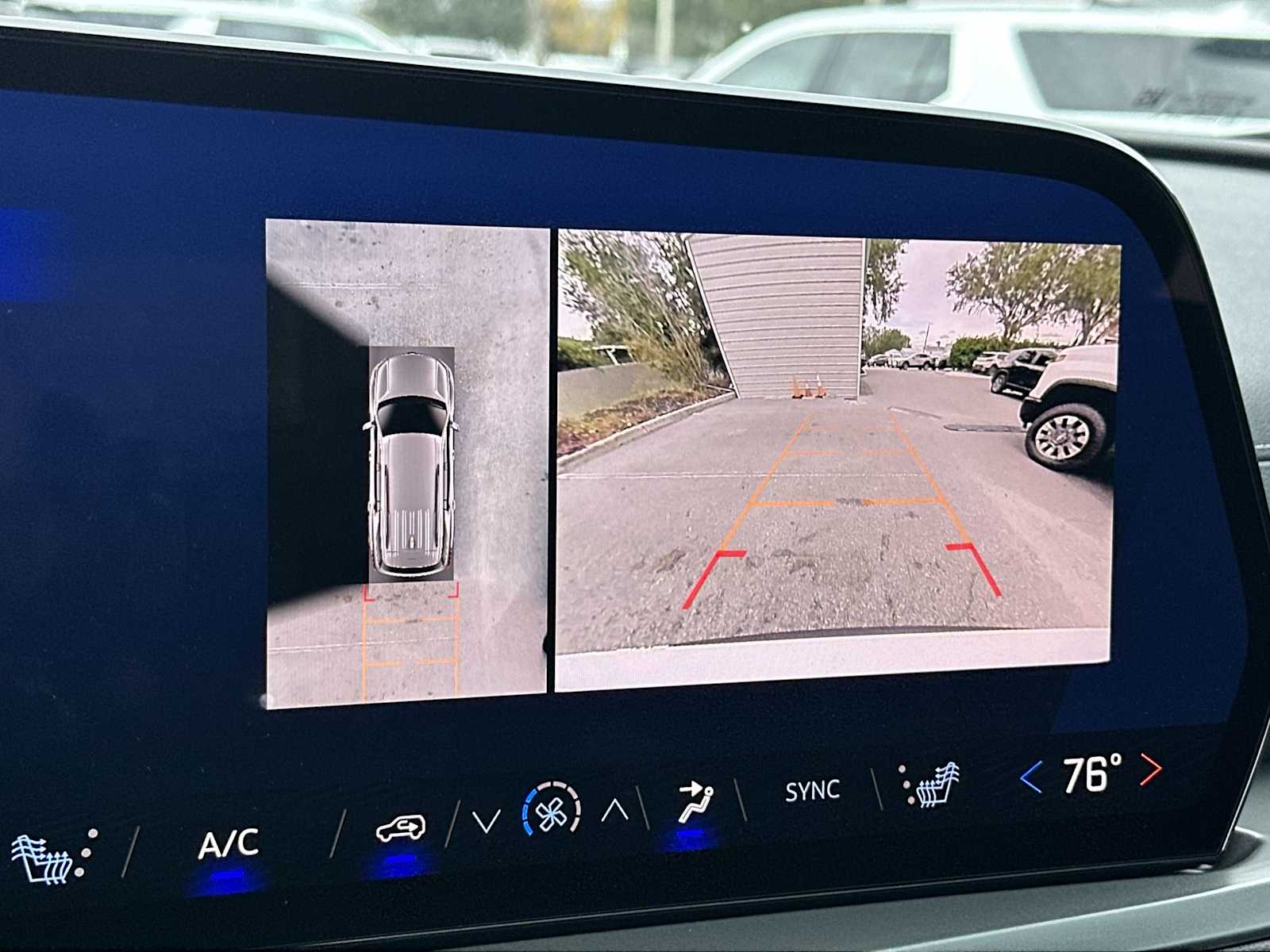 Thumbnail: 2025 Chevrolet Traverse - 22