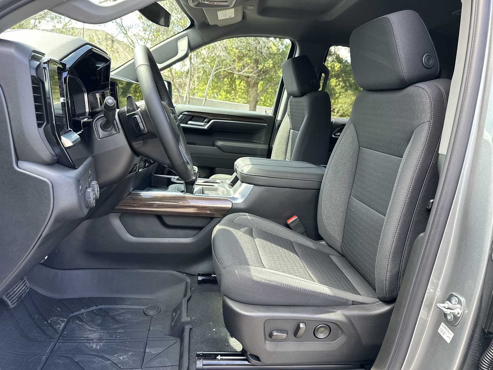 Thumbnail: 2026 Chevrolet Silverado 1500 - 15