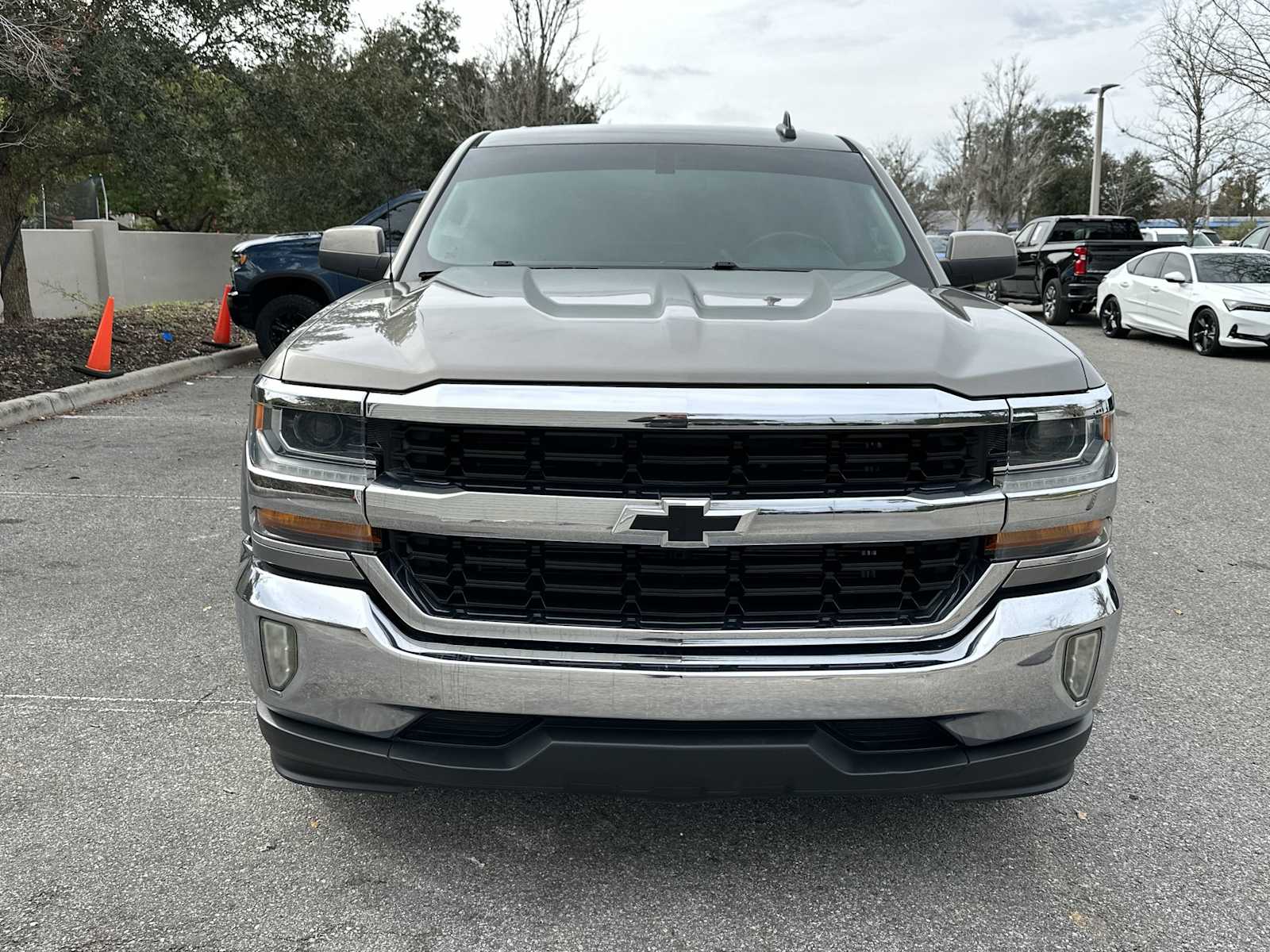 Thumbnail: 2017 Chevrolet Silverado 1500 - 9