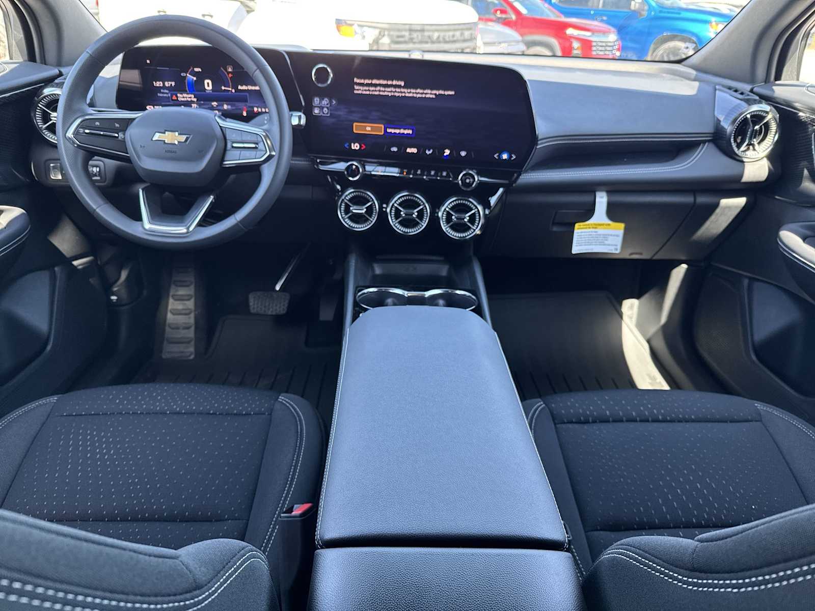 Thumbnail: 2025 Chevrolet Blazer EV - 19