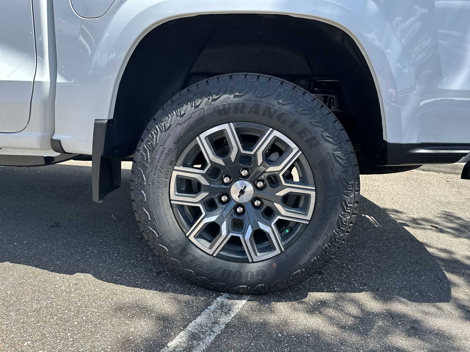 Thumbnail: 2026 Chevrolet Colorado - 12