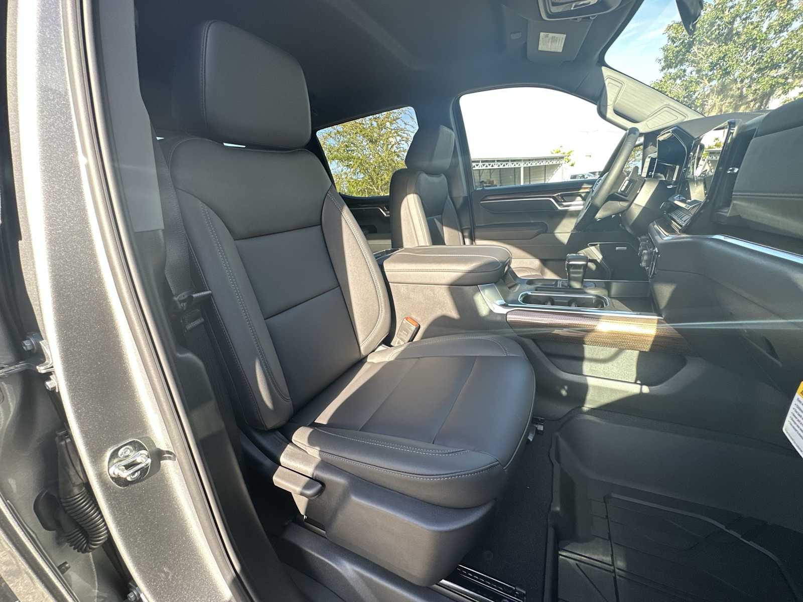 Thumbnail: 2026 Chevrolet Silverado 1500 - 19