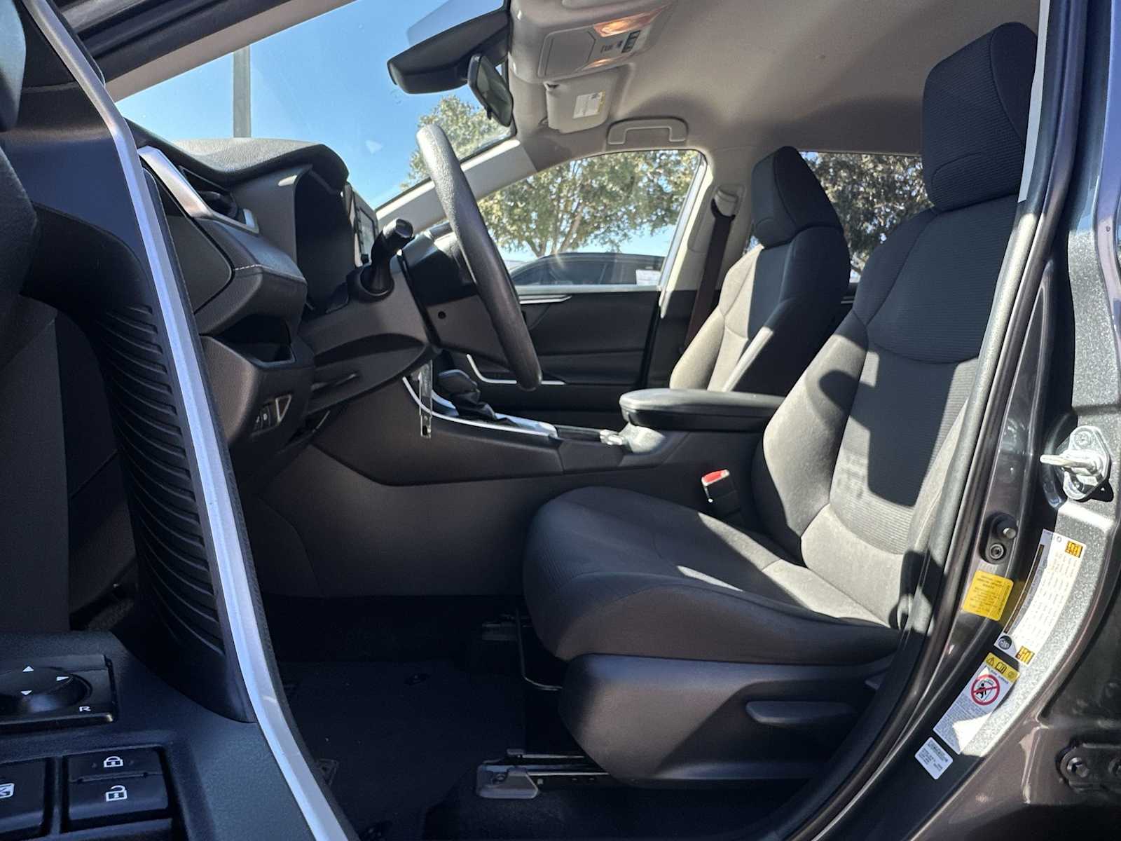 Thumbnail: 2019 Toyota RAV4 - 15