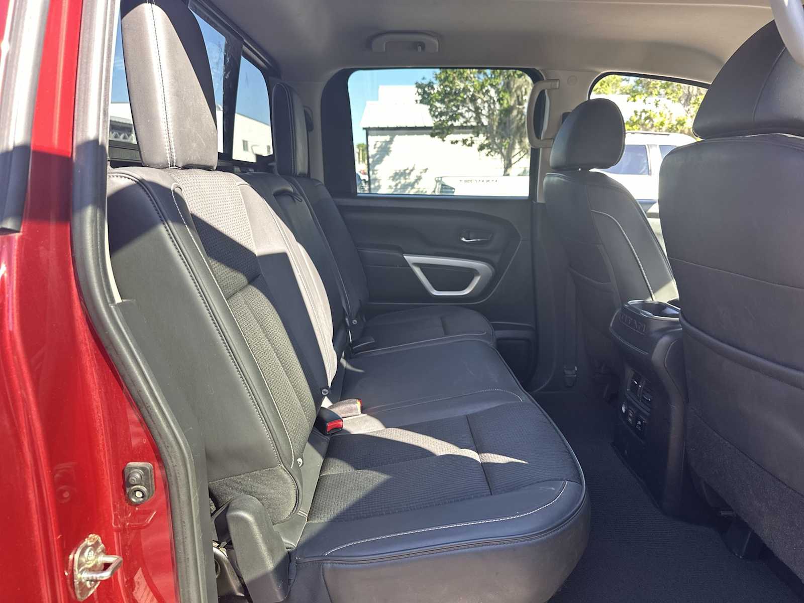 Thumbnail: 2019 Nissan Titan - 18