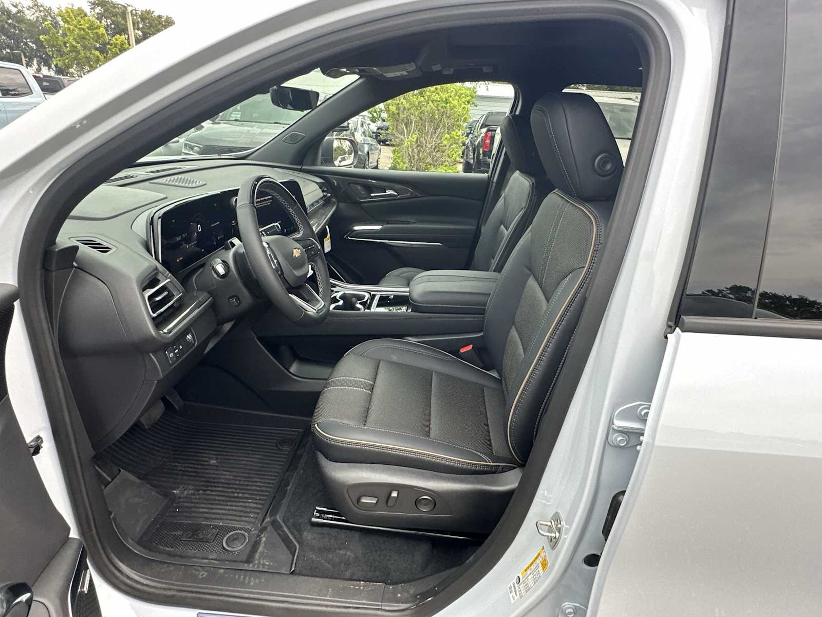 Thumbnail: 2026 Chevrolet Traverse - 2