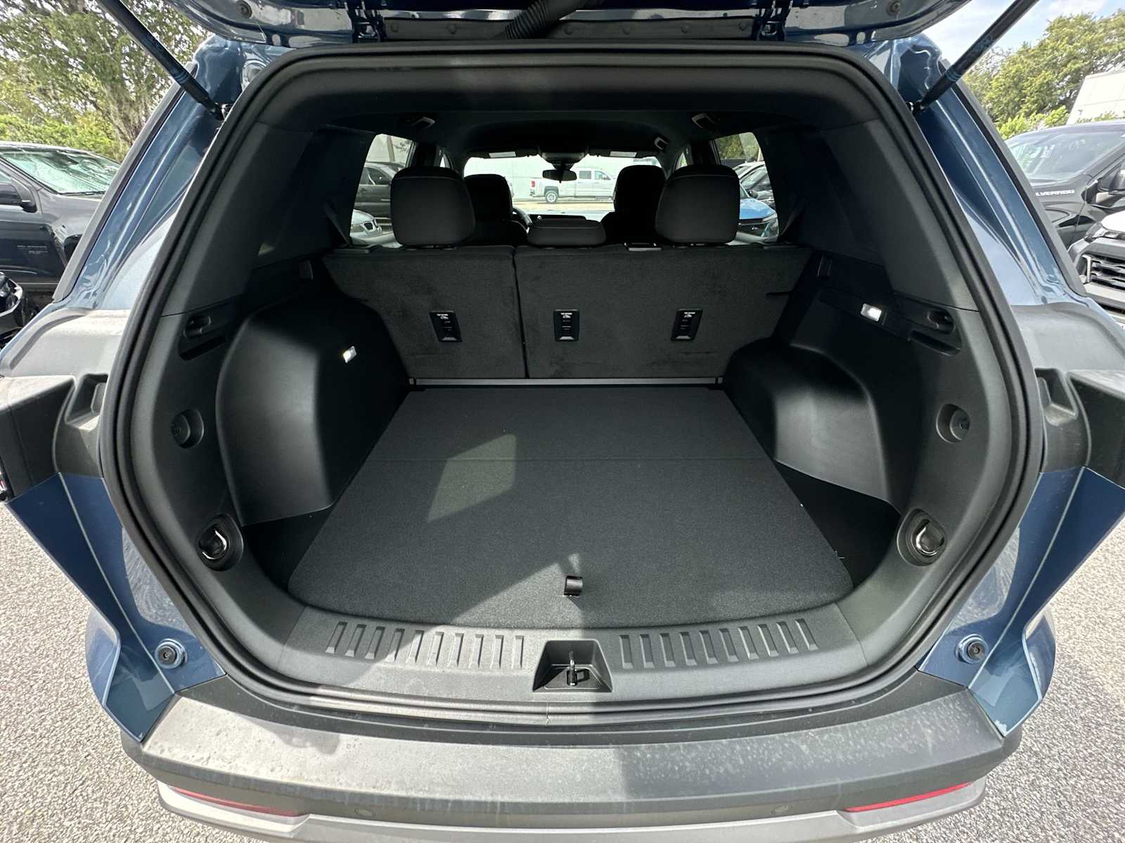 Thumbnail: 2026 Chevrolet Equinox - 25