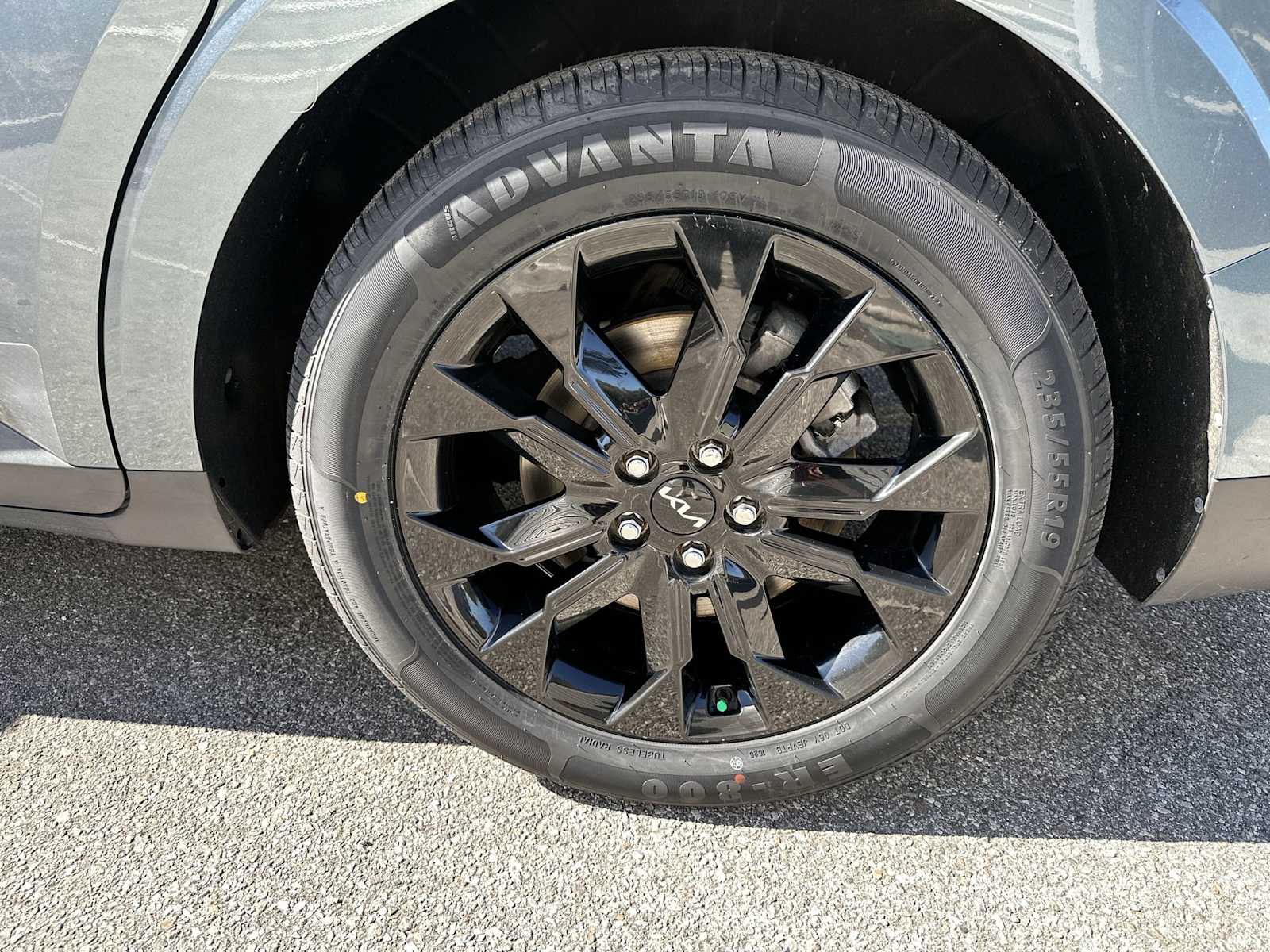 Thumbnail: 2022 Kia Carnival - 12