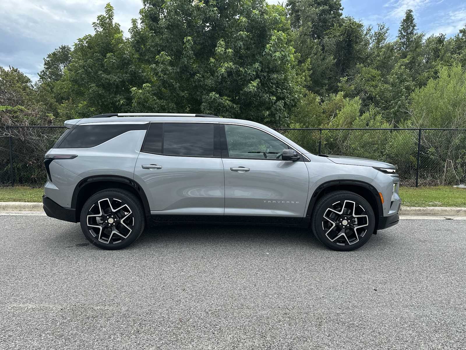 Thumbnail: 2025 Chevrolet Traverse - 7