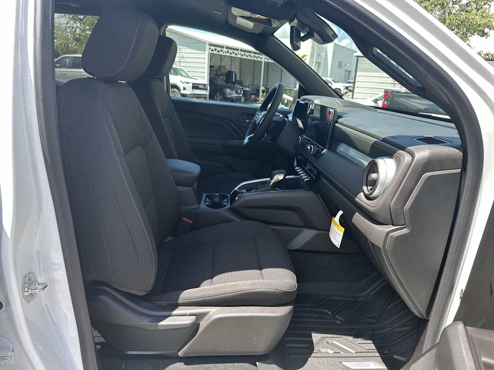 Thumbnail: 2026 Chevrolet Colorado - 19