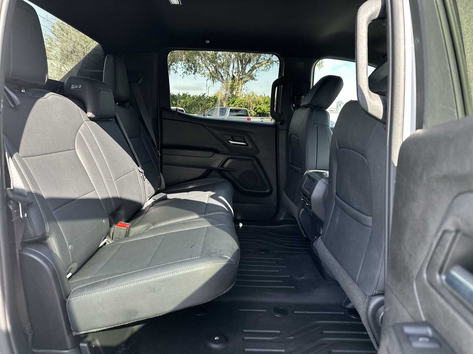 Thumbnail: 2024 Chevrolet Silverado EV - 18