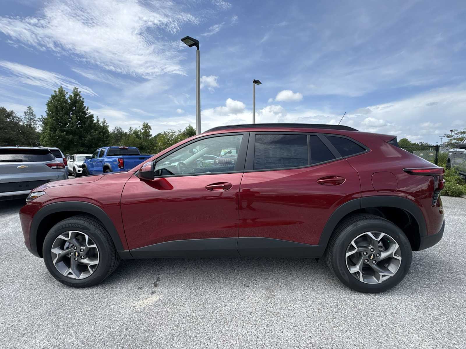 Thumbnail: 2025 Chevrolet Trax - 3
