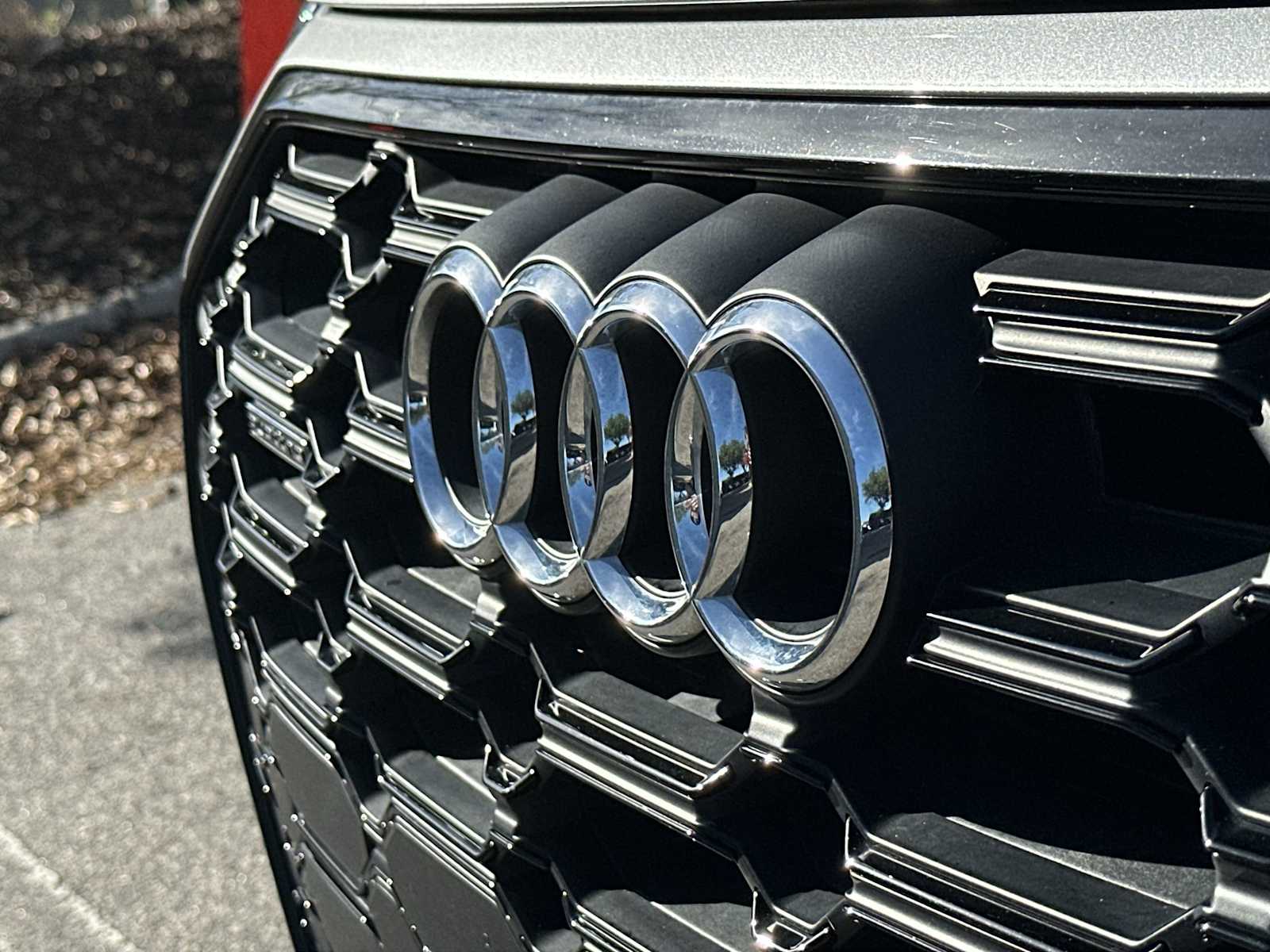 Thumbnail: 2025 Audi Q5 - 10