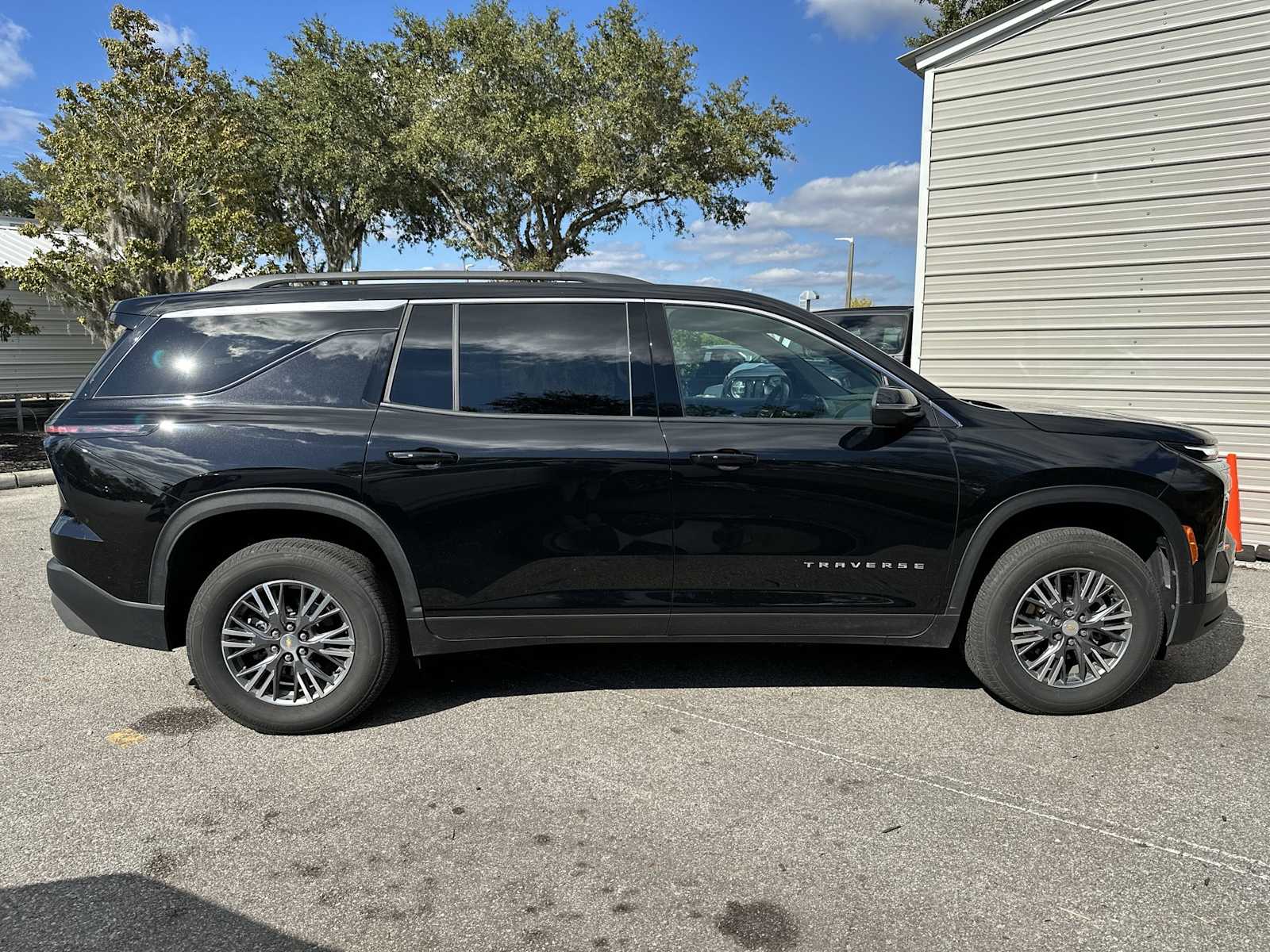 Thumbnail: 2025 Chevrolet Traverse - 7