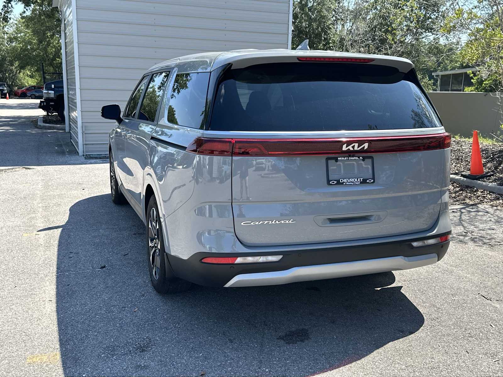 Thumbnail: 2022 Kia Carnival - 4