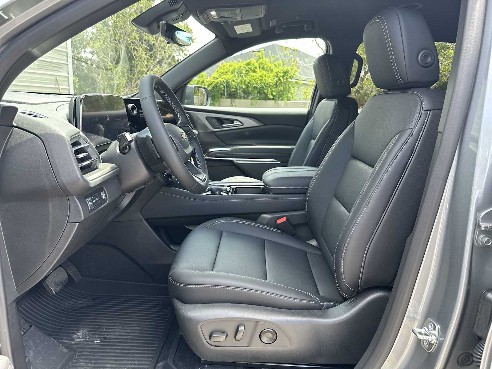 Thumbnail: 2026 Chevrolet Traverse - 15