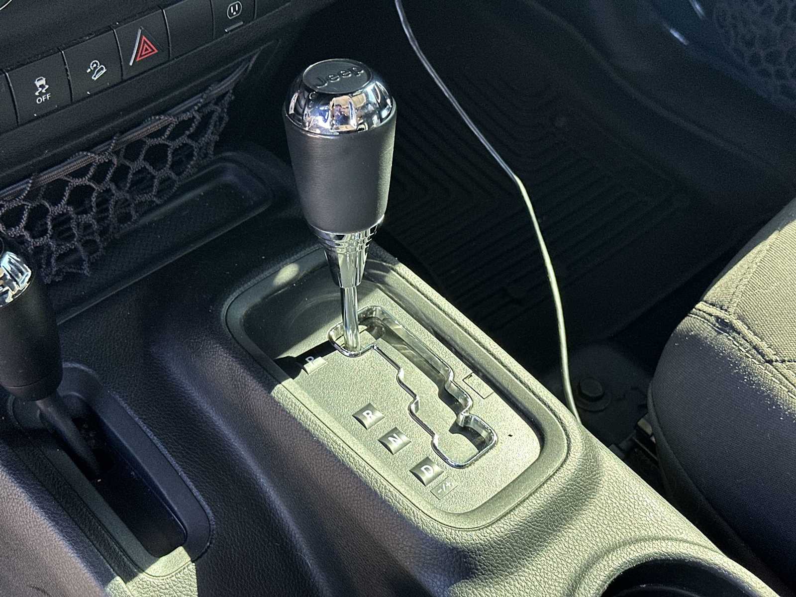 Thumbnail: 2017 Jeep Wrangler - 23