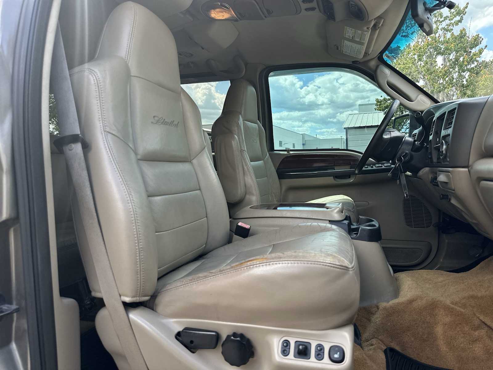Thumbnail: 2005 Ford Excursion - 19