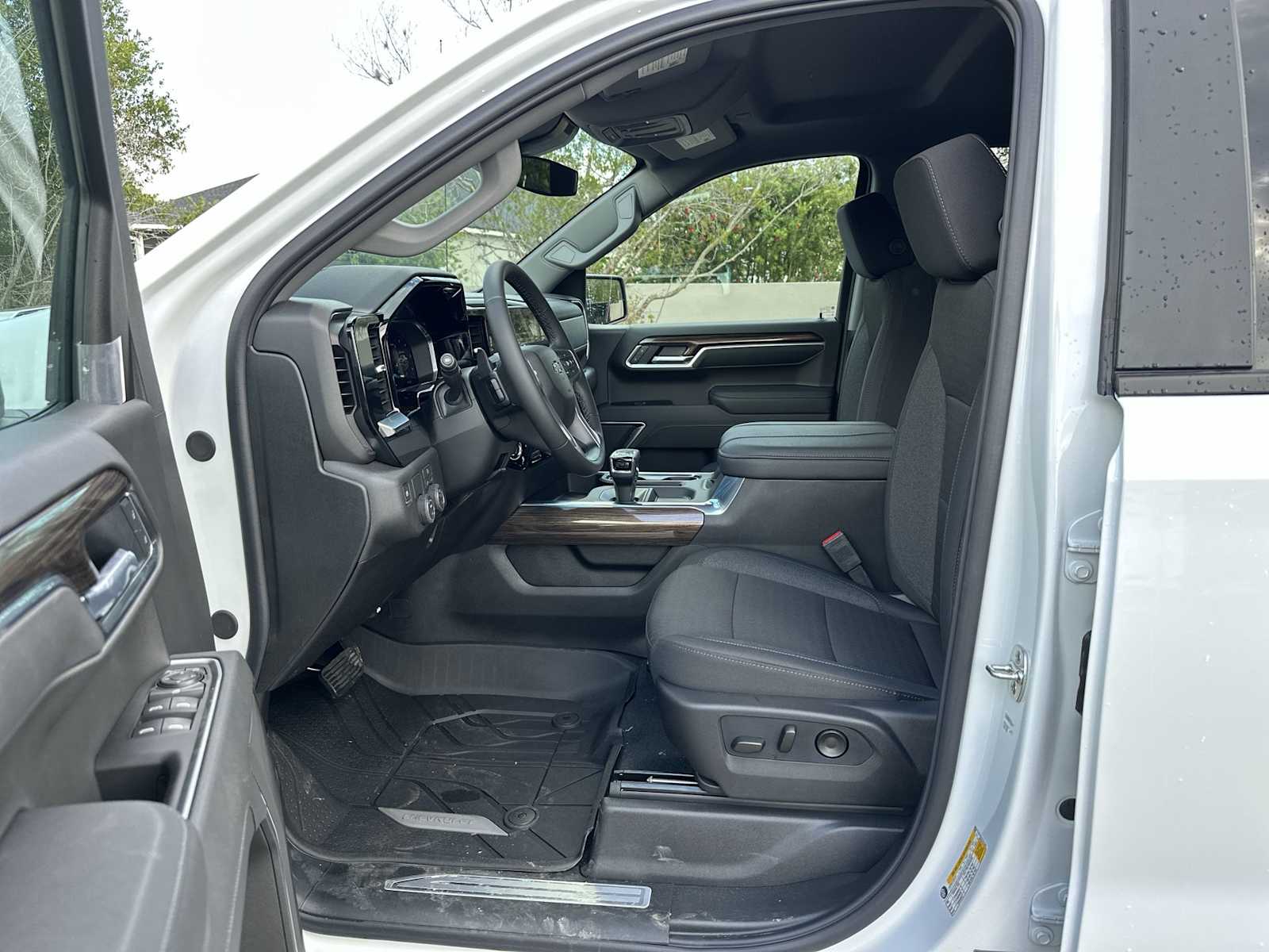 Thumbnail: 2026 Chevrolet Silverado 1500 - 2