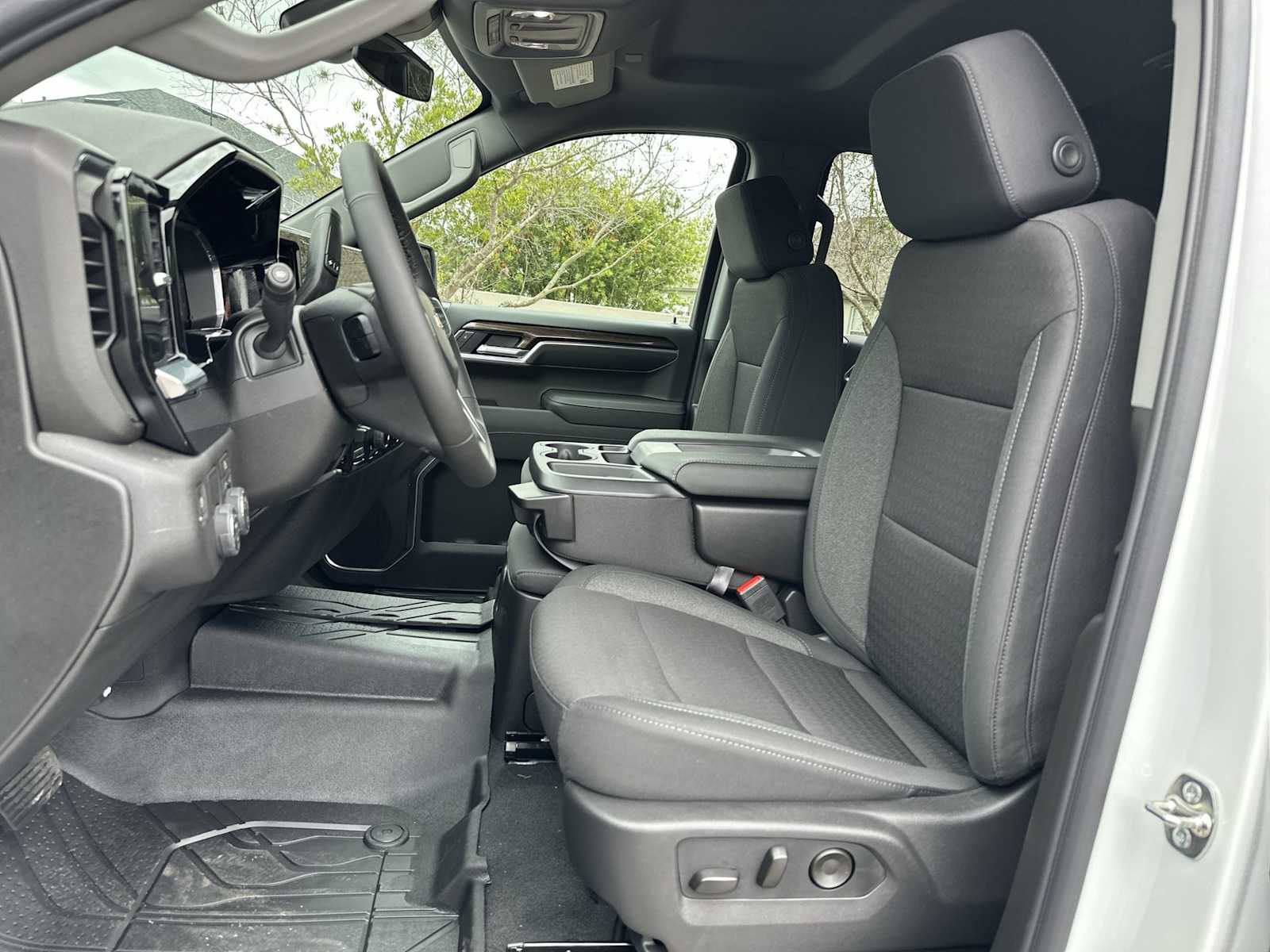 Thumbnail: 2026 Chevrolet Silverado 1500 - 16