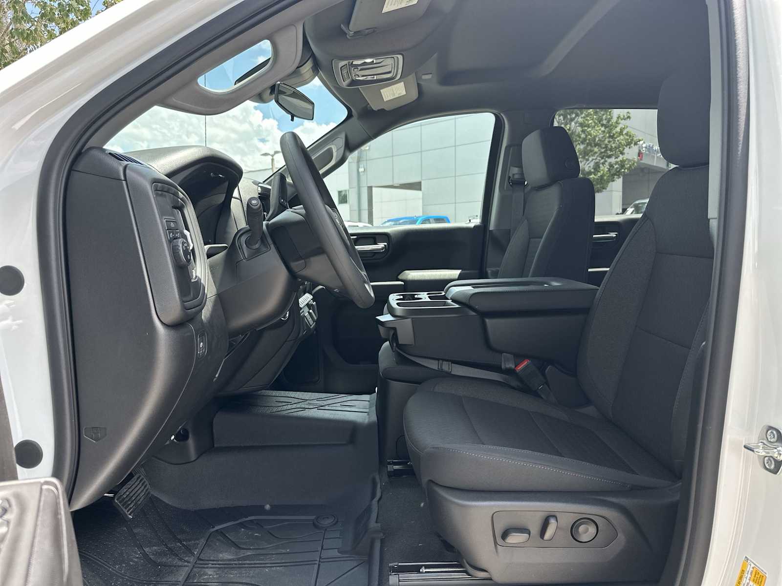 Thumbnail: 2025 Chevrolet Silverado 1500 - 2