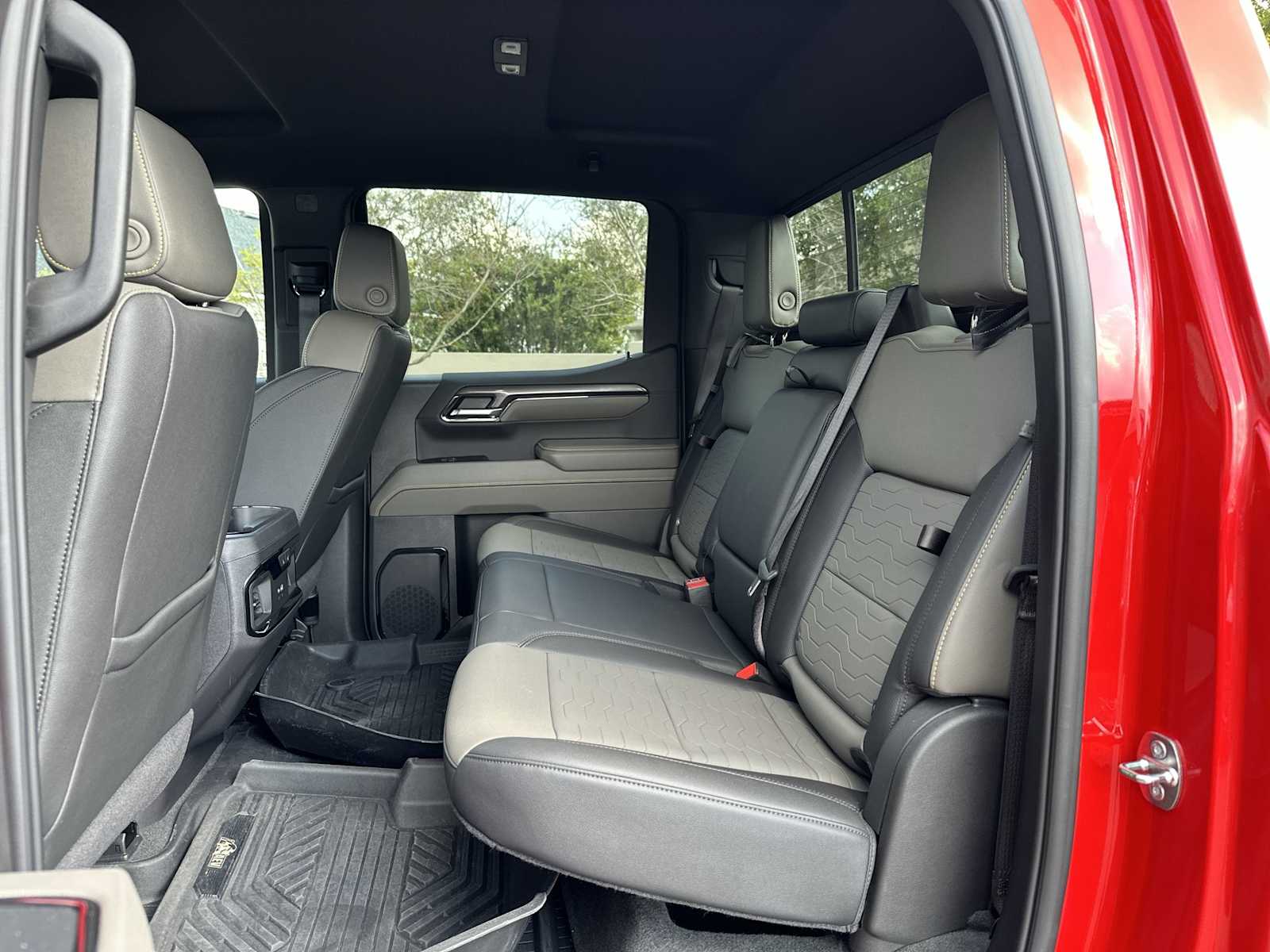 Thumbnail: 2024 Chevrolet Silverado 1500 - 17