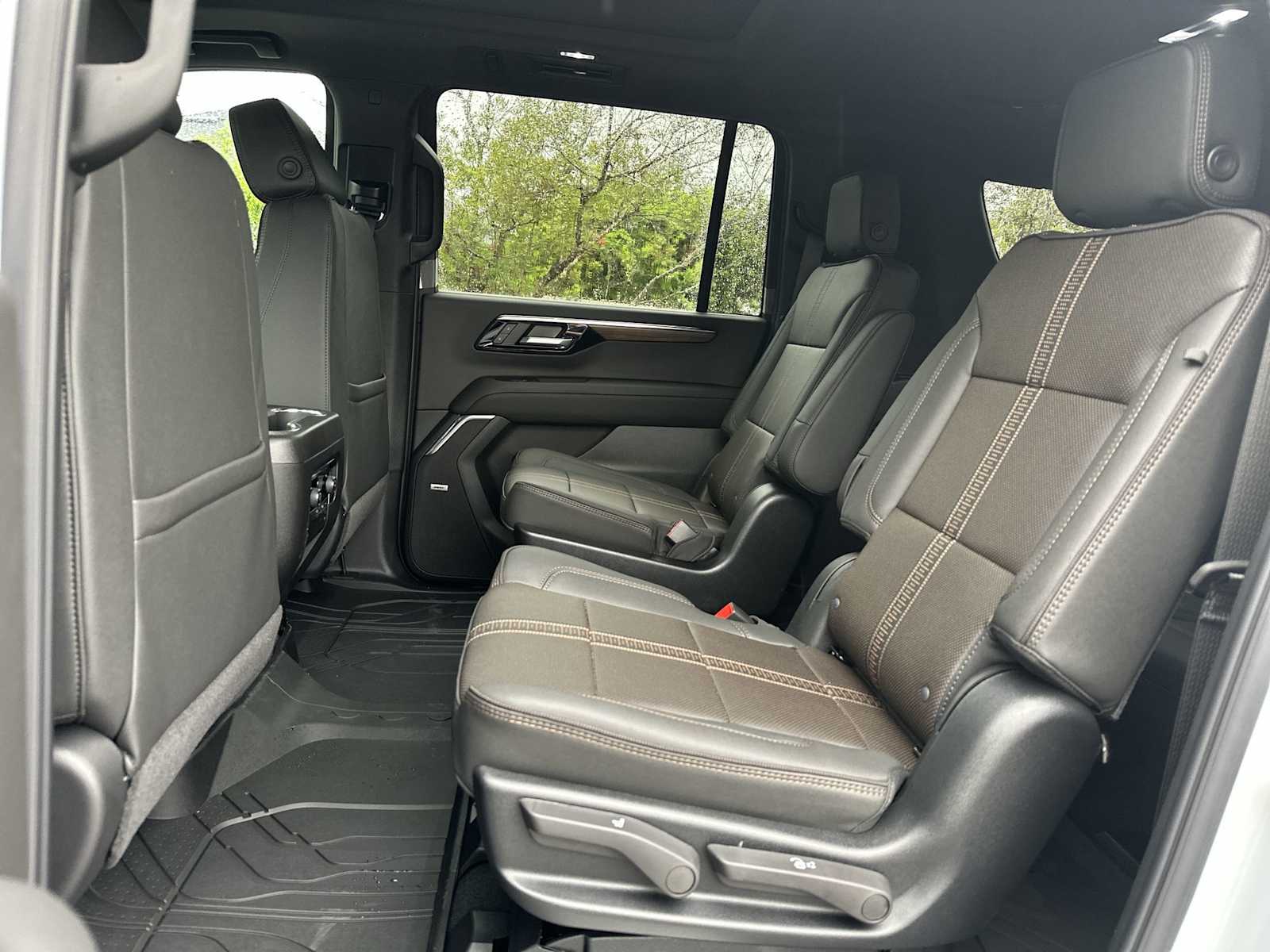 Thumbnail: 2026 Chevrolet Suburban - 18