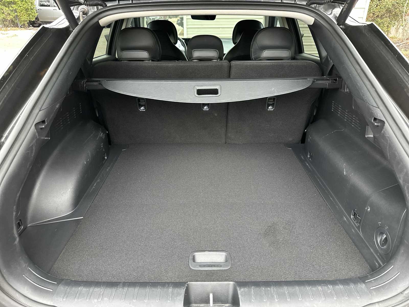 Thumbnail: 2022 Kia EV6 - 25