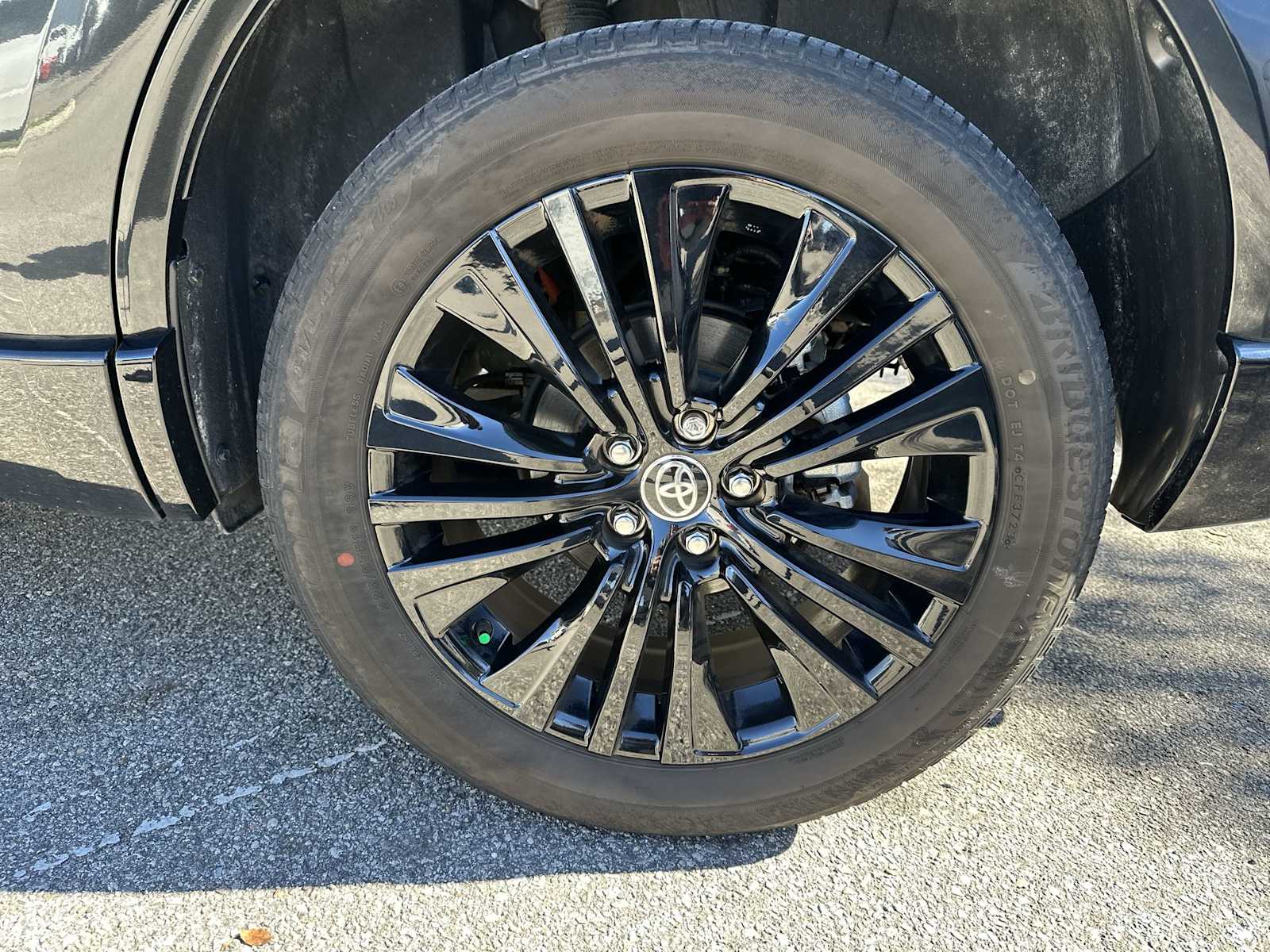 Thumbnail: 2023 Toyota Venza - 12