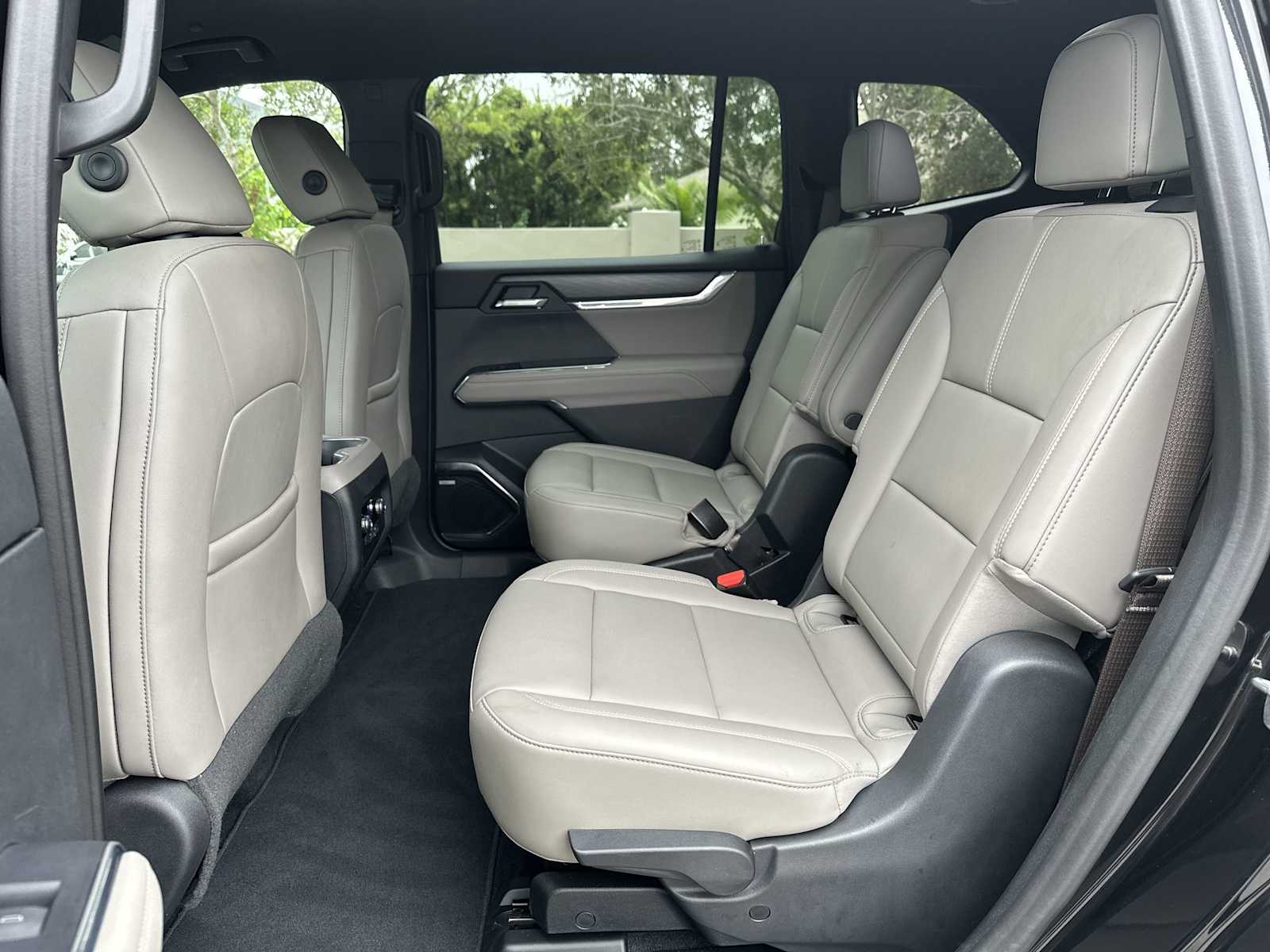 Thumbnail: 2024 GMC Acadia - 17