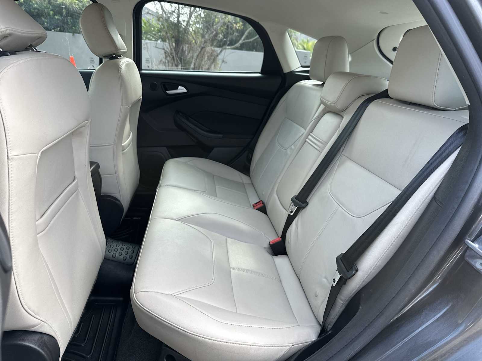 Thumbnail: 2015 Ford Focus - 17