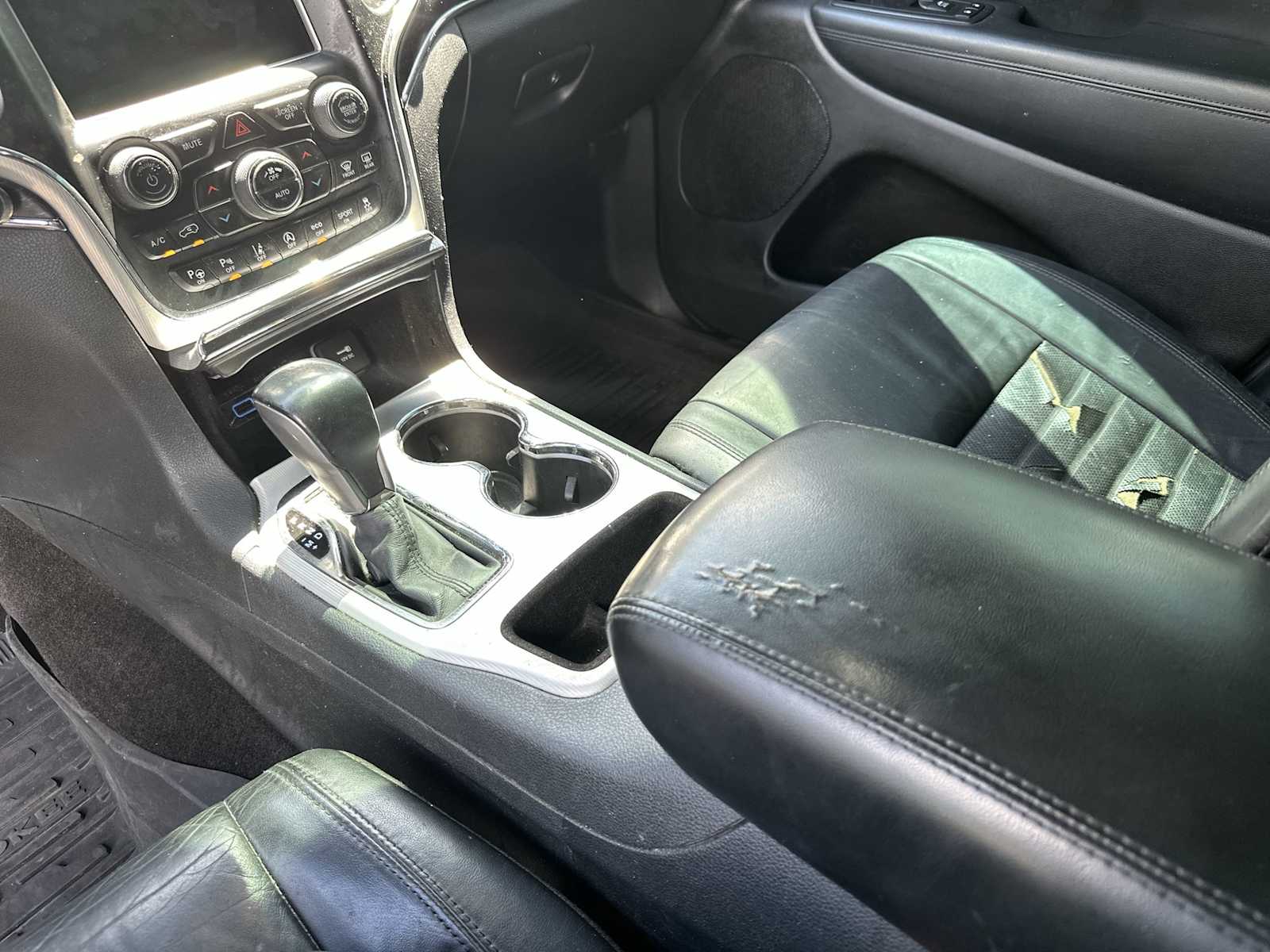 Thumbnail: 2018 Jeep Grand Cherokee - 21