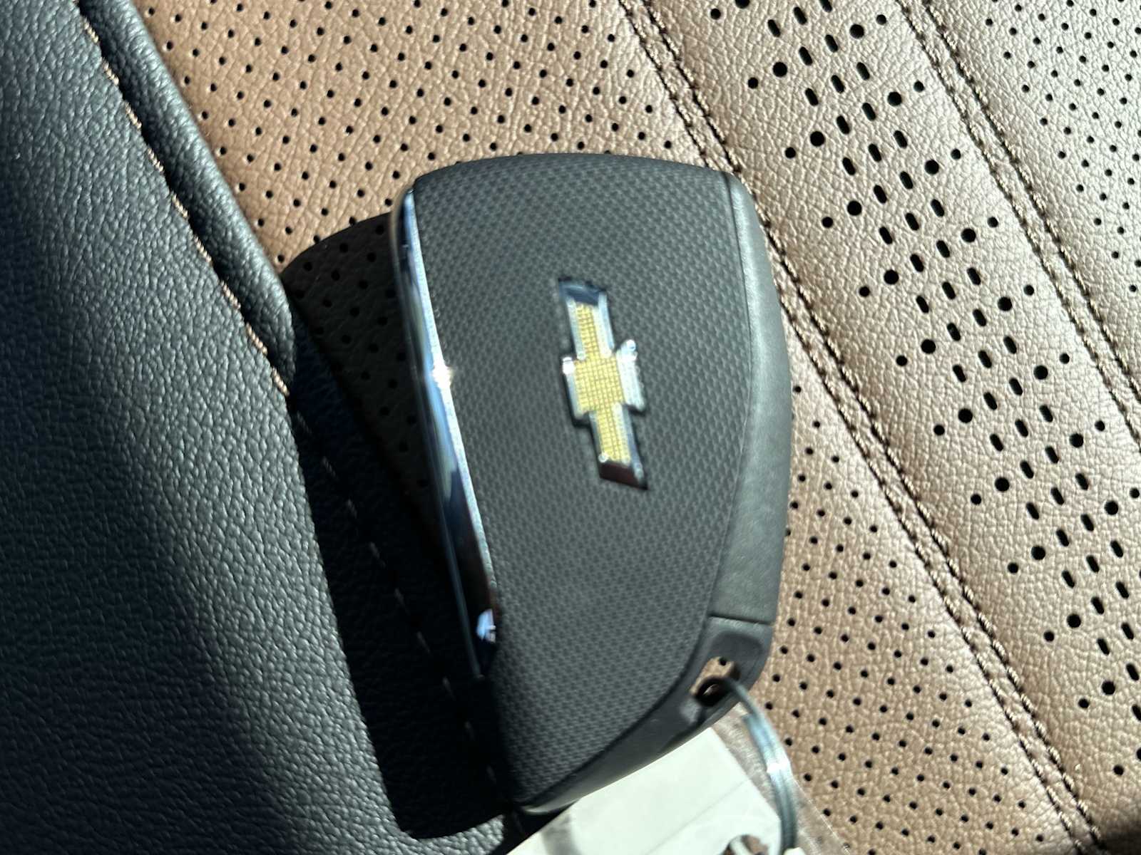 Thumbnail: 2026 Chevrolet Silverado 1500 - 26