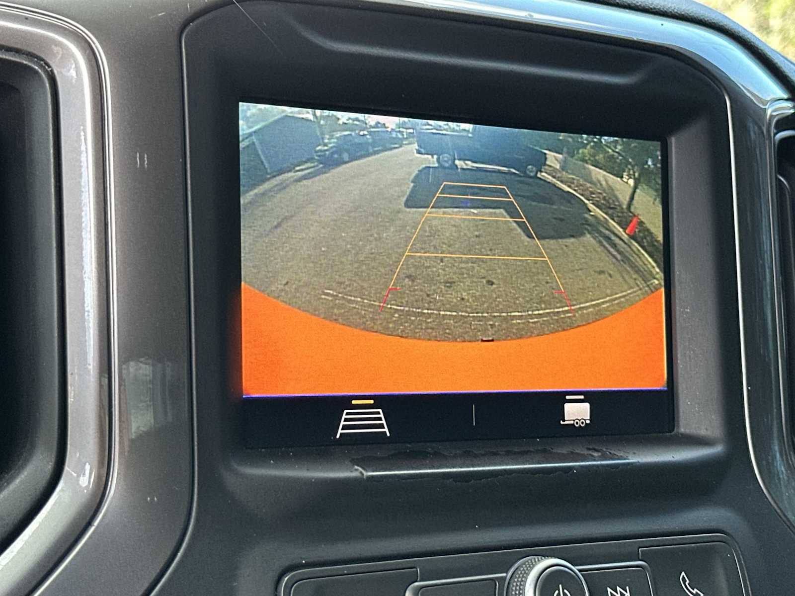 Thumbnail: 2020 Chevrolet Silverado 1500 - 22