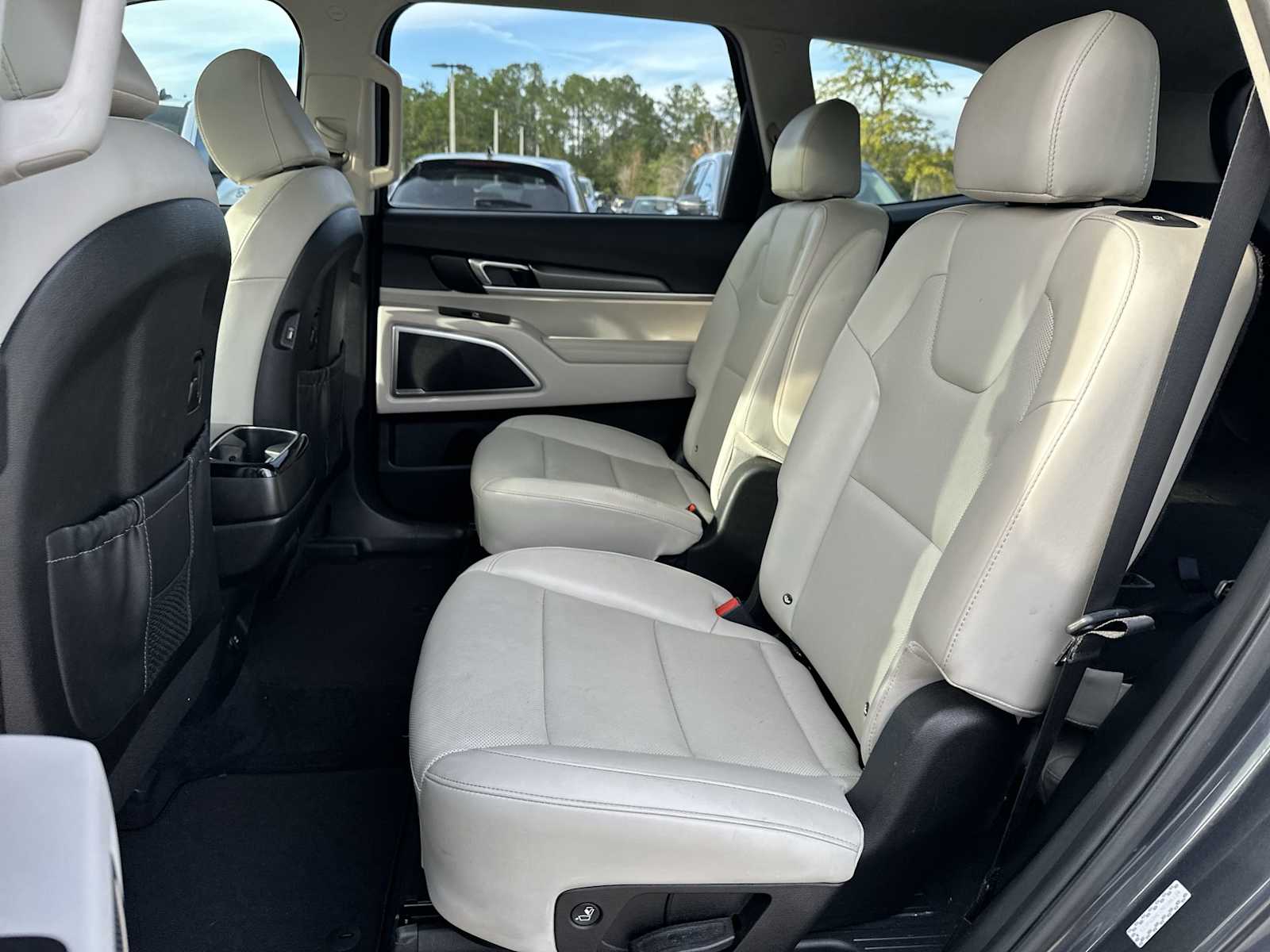 Thumbnail: 2021 Kia Telluride - 18