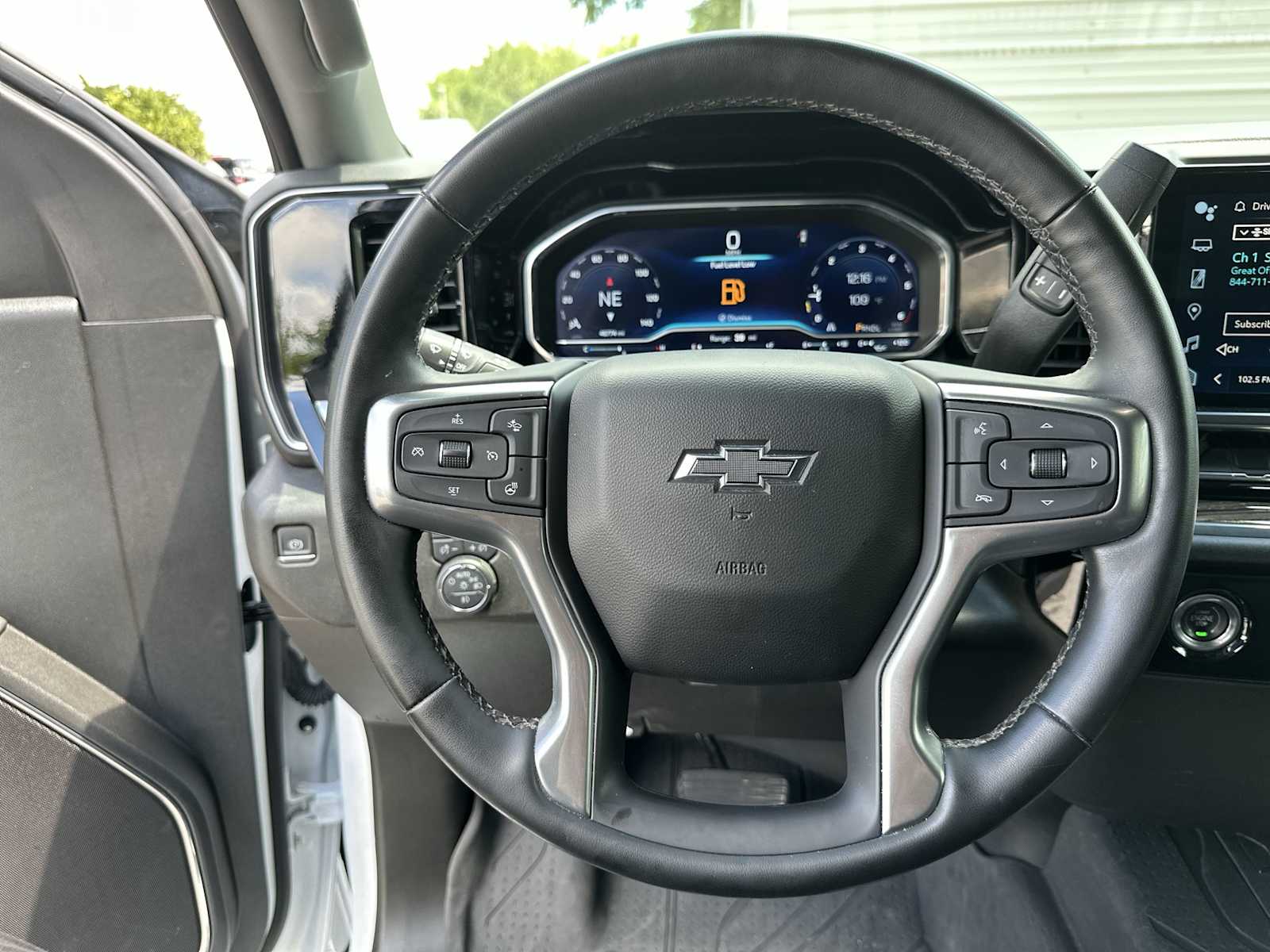 Thumbnail: 2023 Chevrolet Silverado 1500 - 20