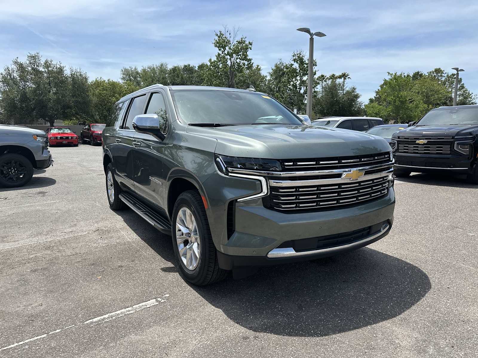 Thumbnail: 2023 Chevrolet Suburban - 8