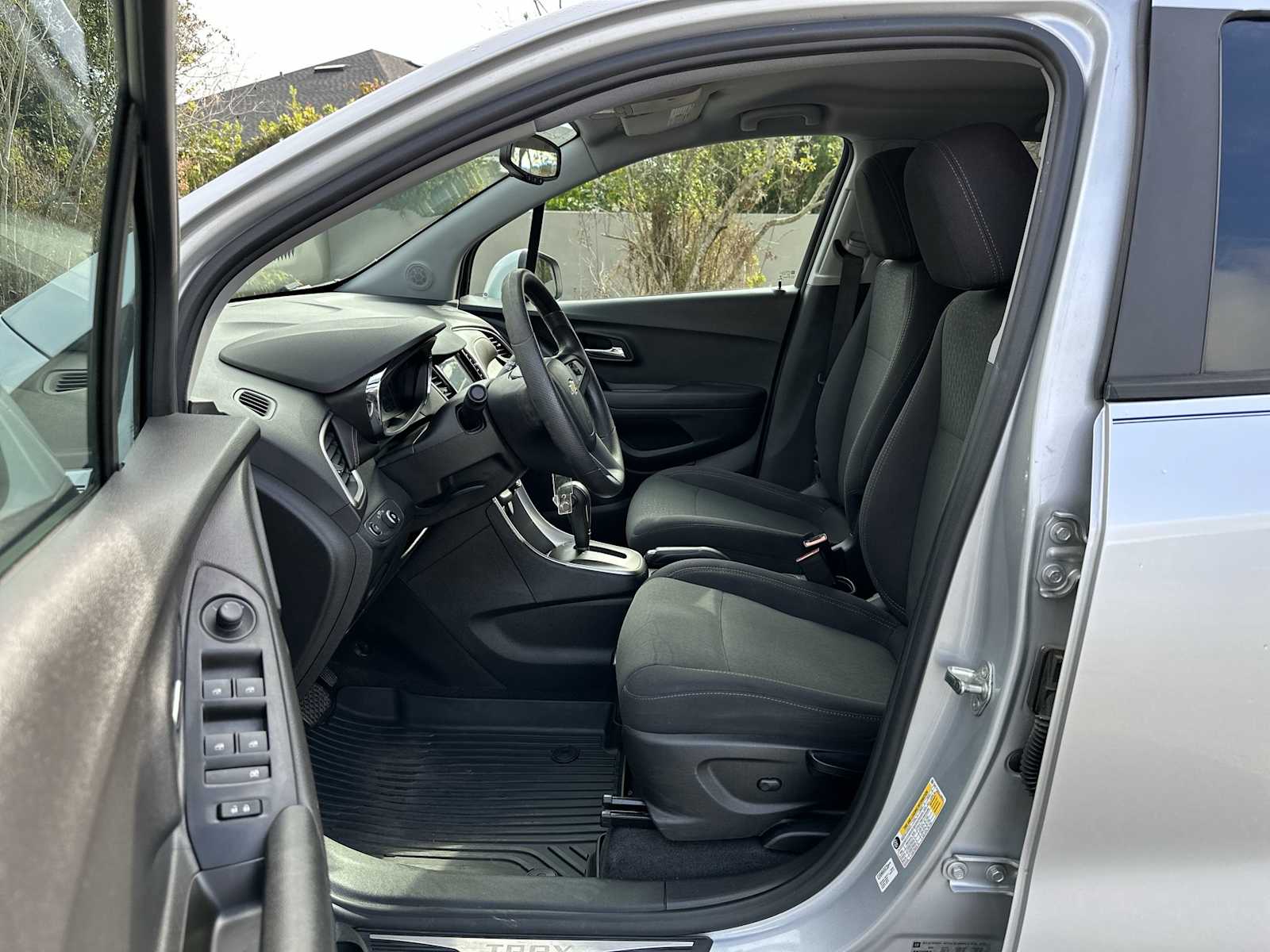 Thumbnail: 2020 Chevrolet Trax - 2