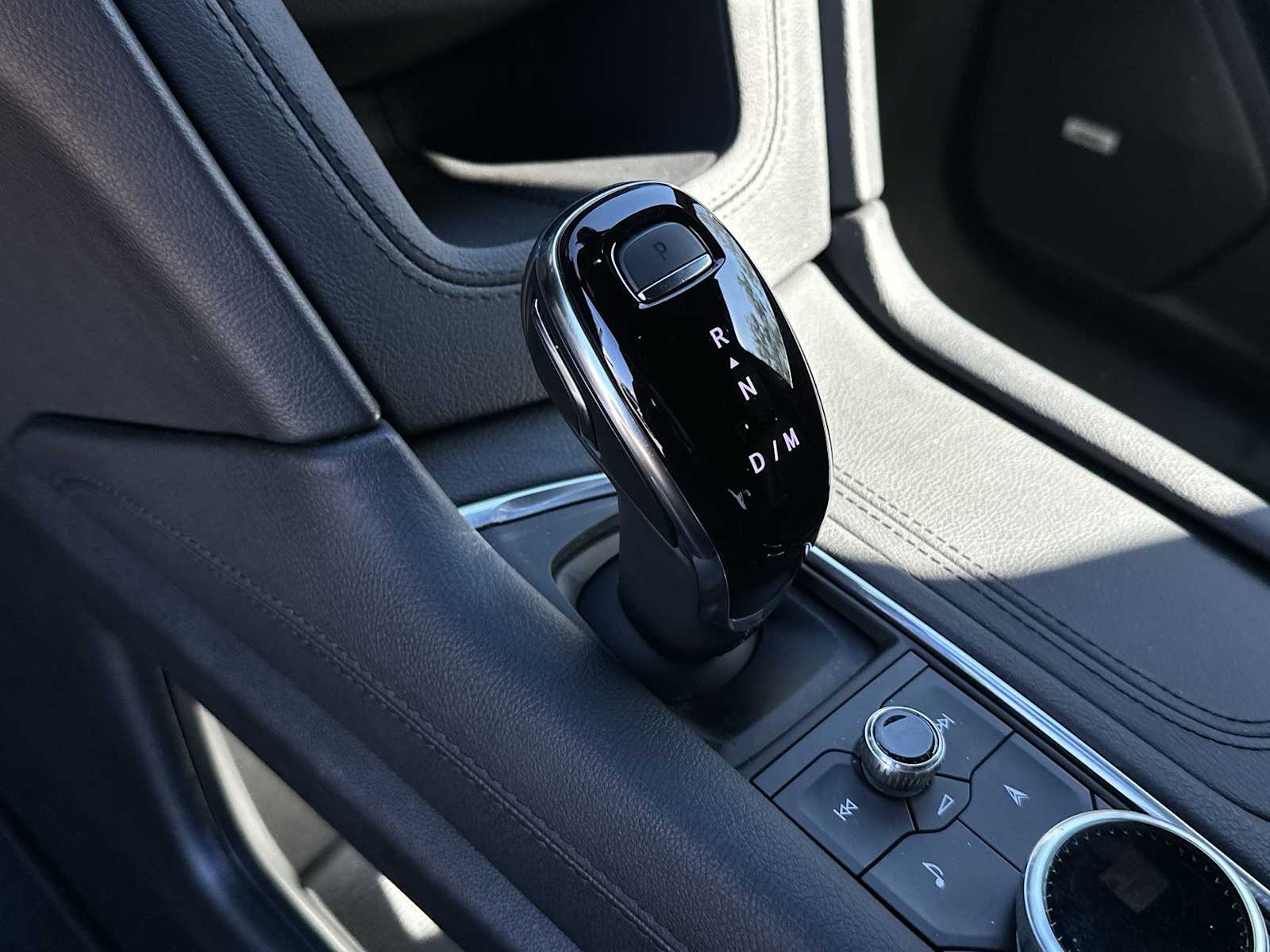 Thumbnail: 2025 Cadillac XT6 - 24