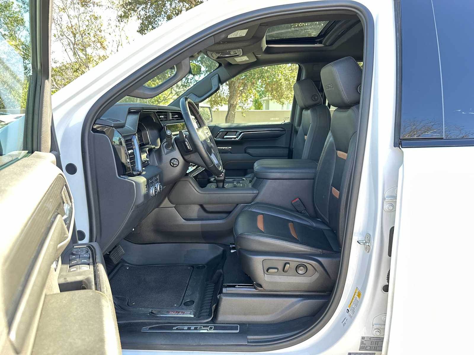 Thumbnail: 2024 GMC Sierra 1500 - 2