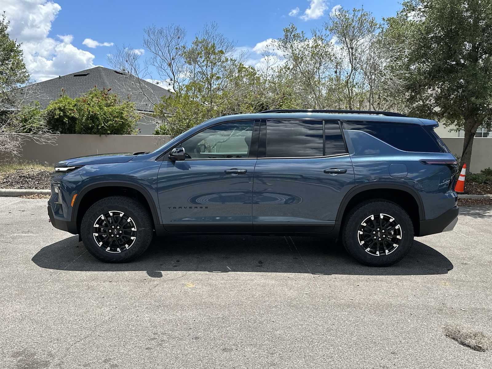 Thumbnail: 2026 Chevrolet Traverse - 3