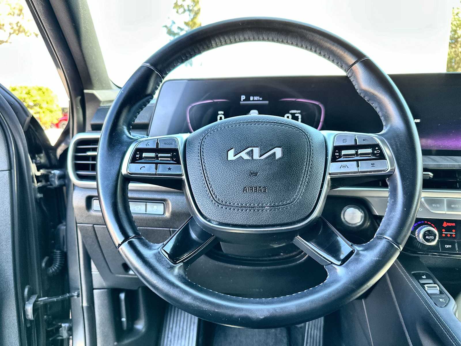 Thumbnail: 2023 Kia Telluride - 21