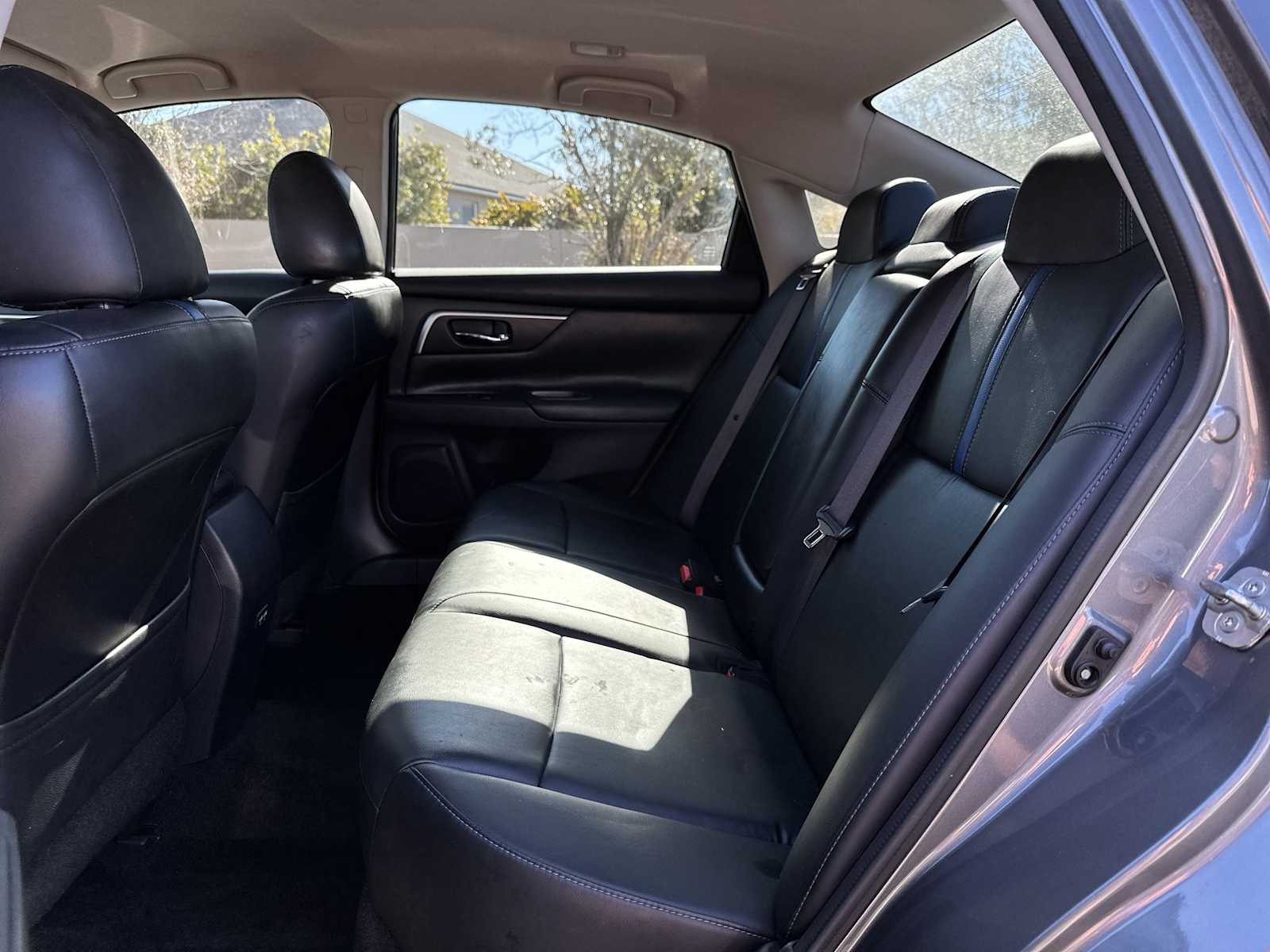 Thumbnail: 2018 Nissan Altima - 17