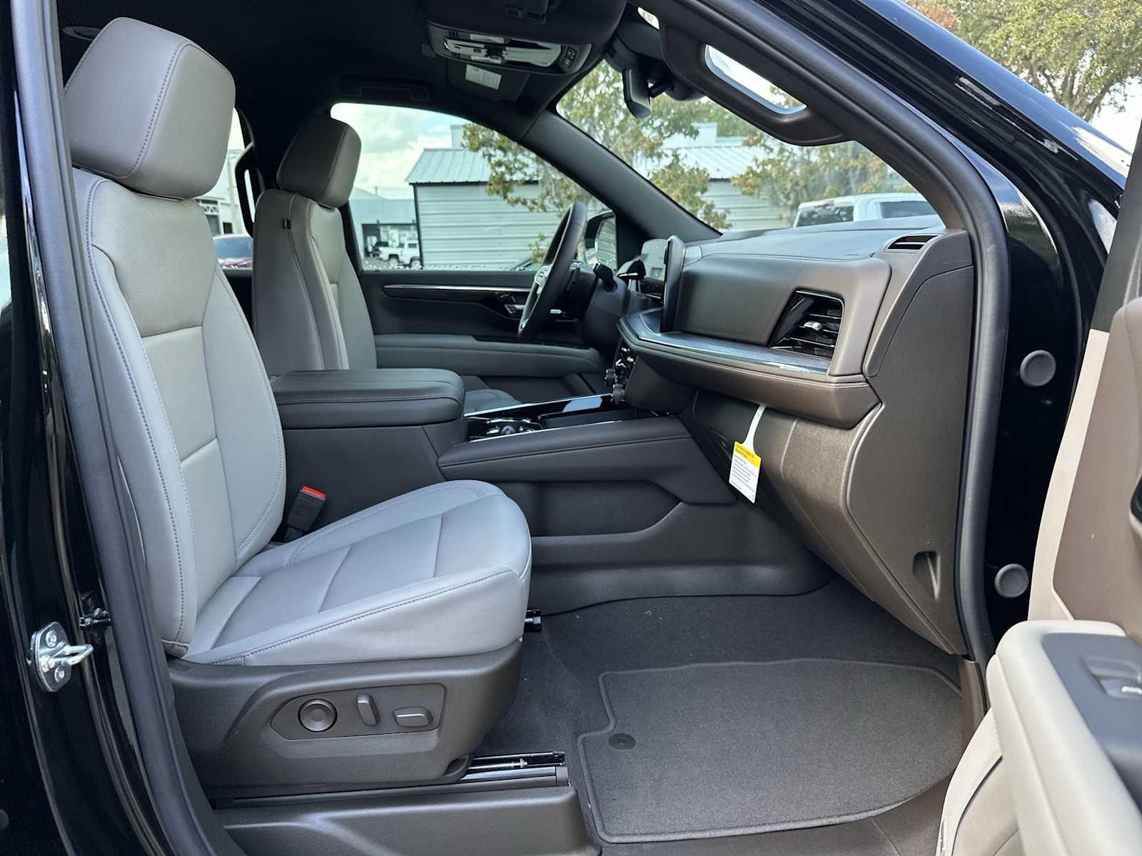 Thumbnail: 2026 Chevrolet Tahoe - 19