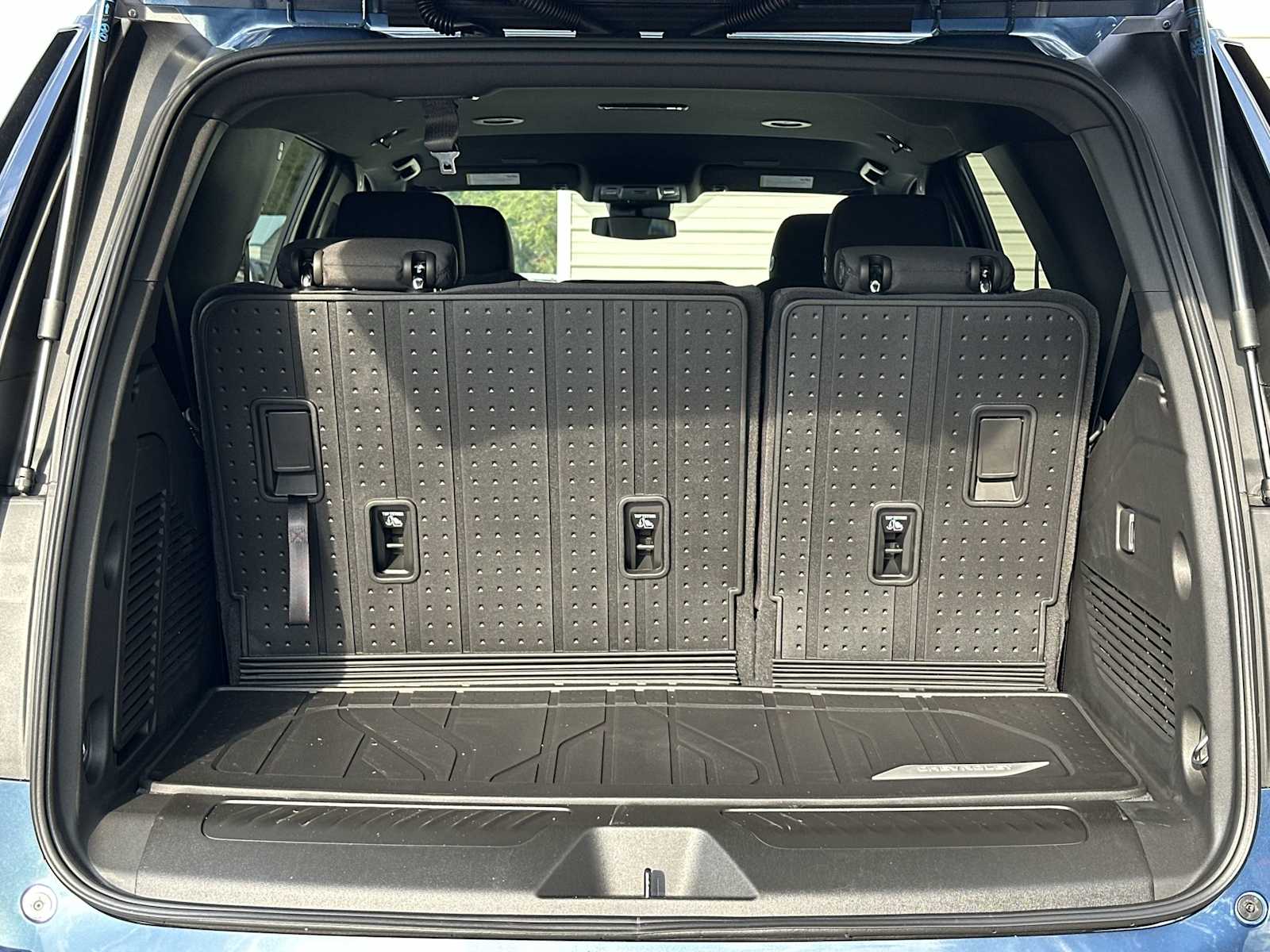 Thumbnail: 2026 Chevrolet Tahoe - 25