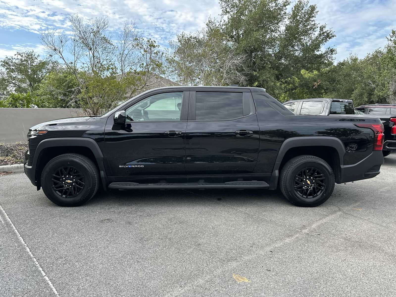 Thumbnail: 2024 Chevrolet Silverado EV - 3