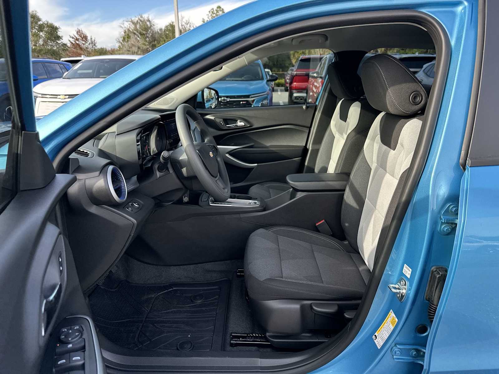 Thumbnail: 2026 Chevrolet Trax - 2