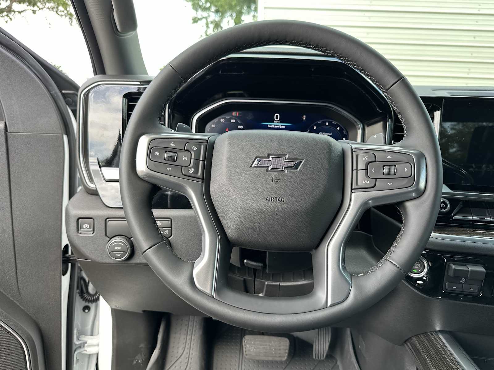 Thumbnail: 2026 Chevrolet Silverado 1500 - 21