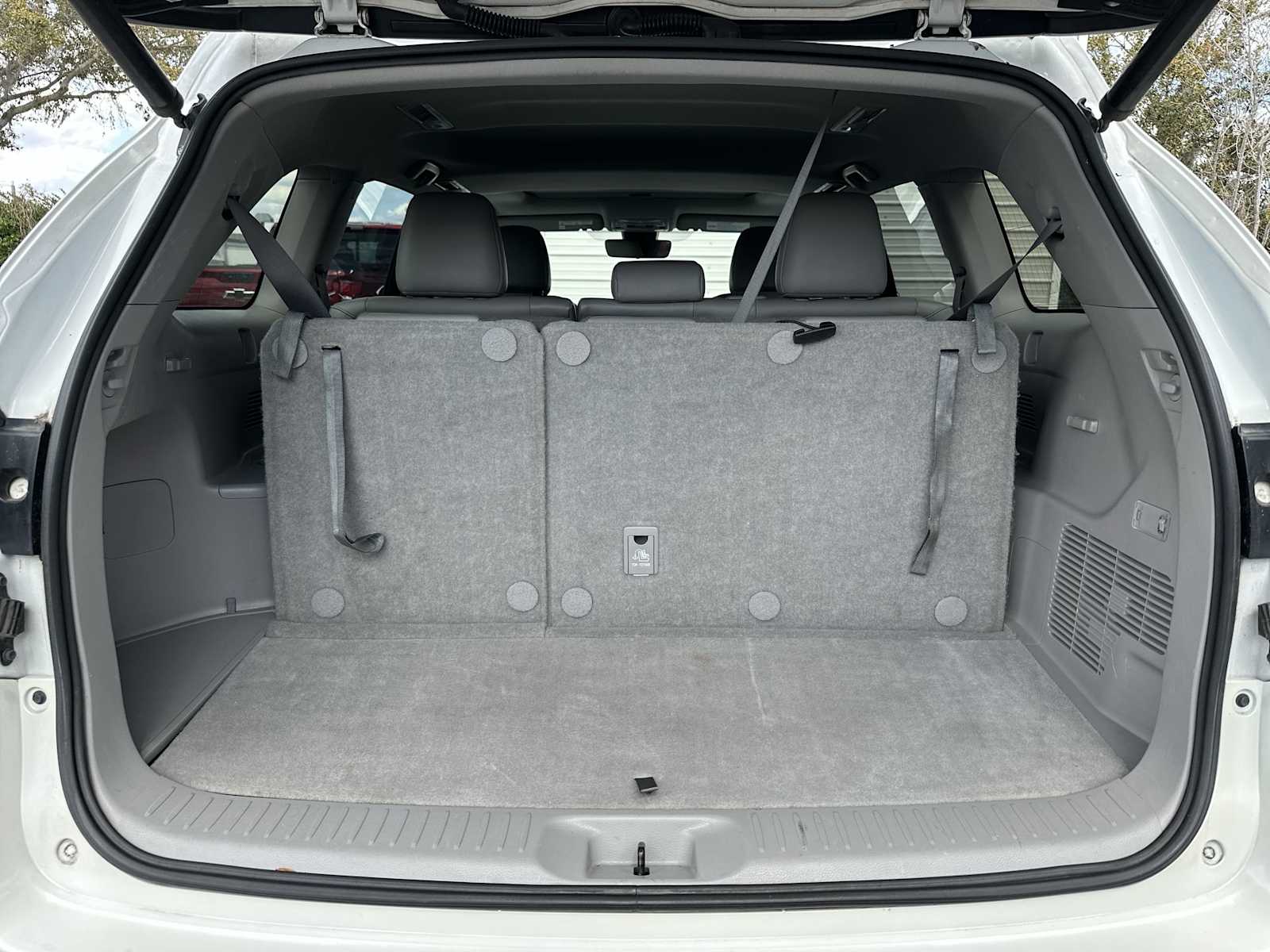 Thumbnail: 2019 Toyota Highlander - 25