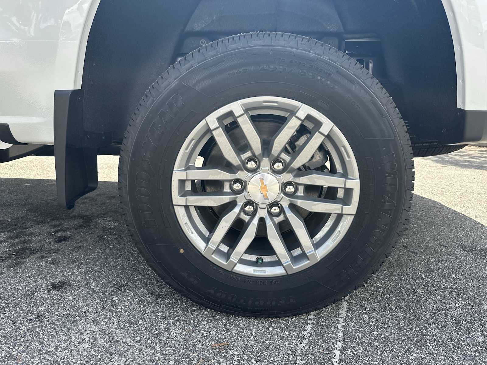 Thumbnail: 2026 Chevrolet Colorado - 12