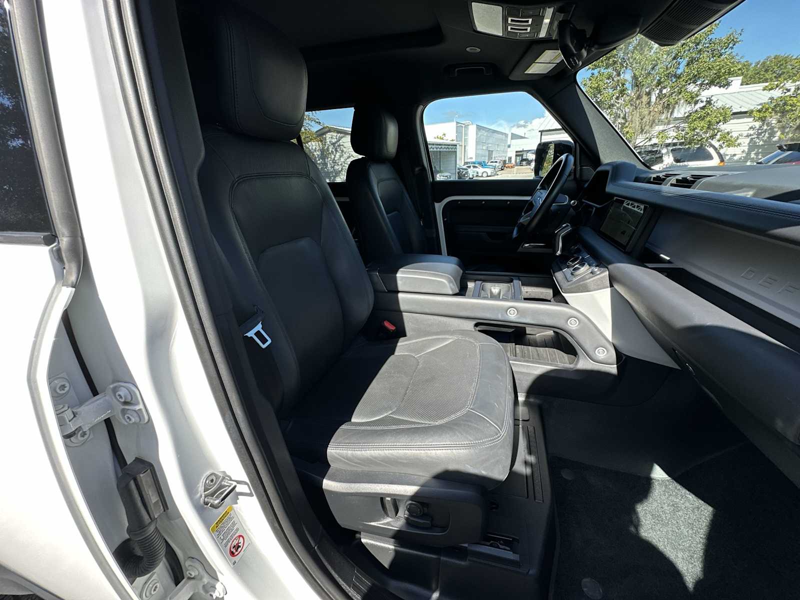 Thumbnail: 2024 Land Rover Defender - 19